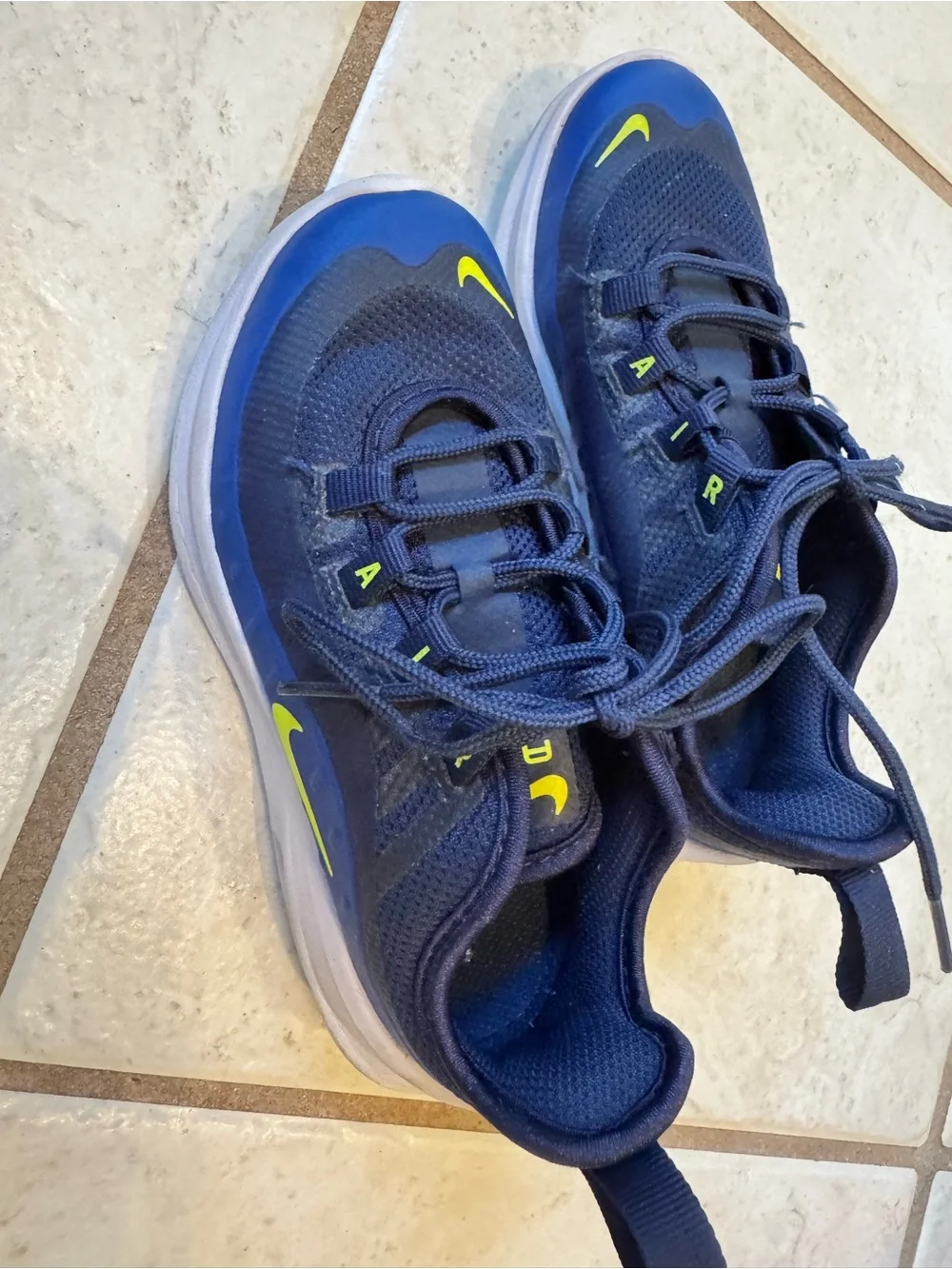 Nike Air Max Boys Sz 11 Blue Lace-up Athletic Sneakers